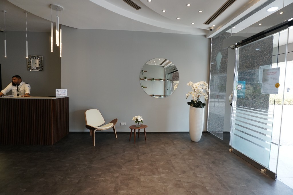 Diamond 5 entrance corner after